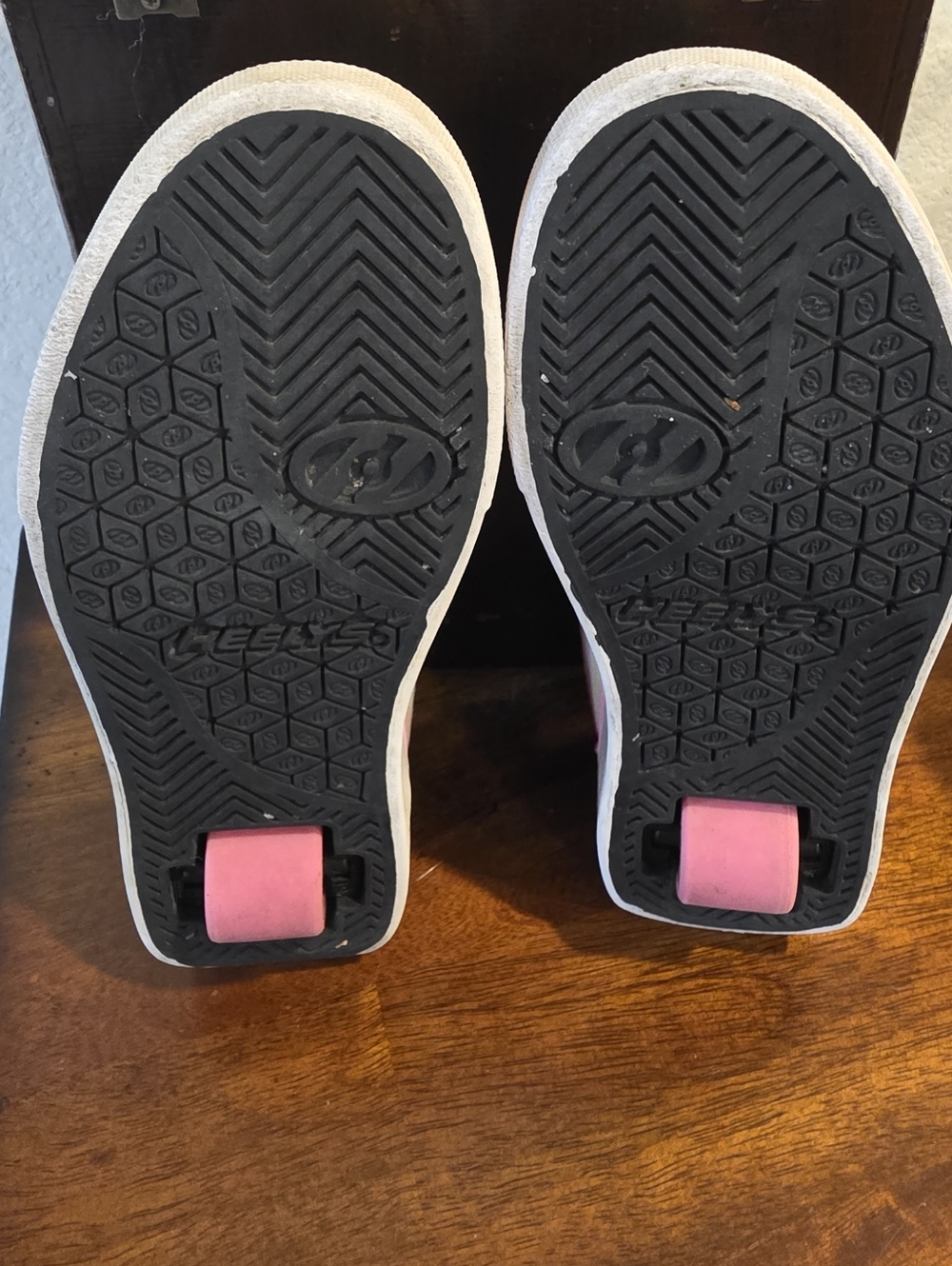 Heelys Pink‎ Rainbow Tie-Dye Skate  Size 3 Shoes - Picture 6 of 7